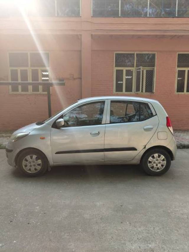 https://images10.gaadi.com/usedcar_image/4185621/original/ad24c1d380743540083fa220fb21948e.jpg?imwidth=6402