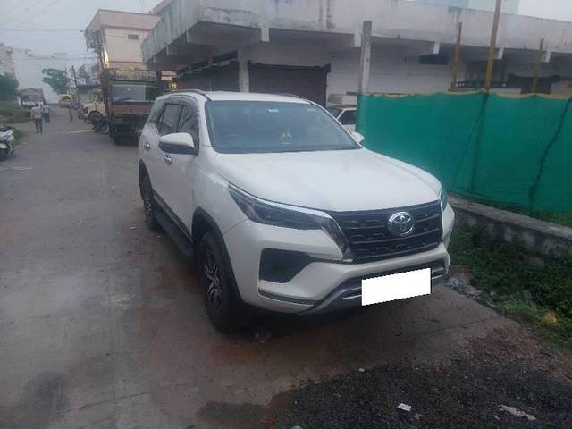 https://images10.gaadi.com/usedcar_image/4185623/original/processed_2bd0bad2-0aa1-4d6a-bebe-f6ac823849f7.jpg?imwidth=6400