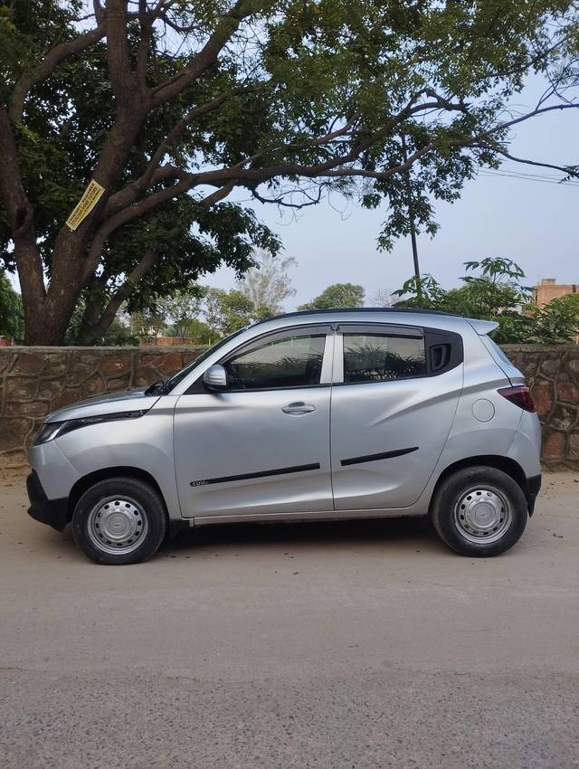 https://images10.gaadi.com/usedcar_image/4185652/original/processed_3bc757c959facb9d8e2ee4099ad71d07.jpg?imwidth=6402