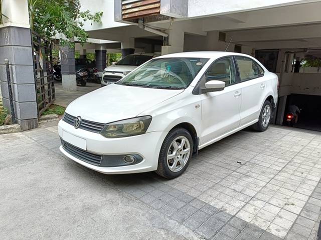 https://images10.gaadi.com/usedcar_image/4185738/original/04e9dec383687848d8b2302da6576061.jpg?imwidth=6402