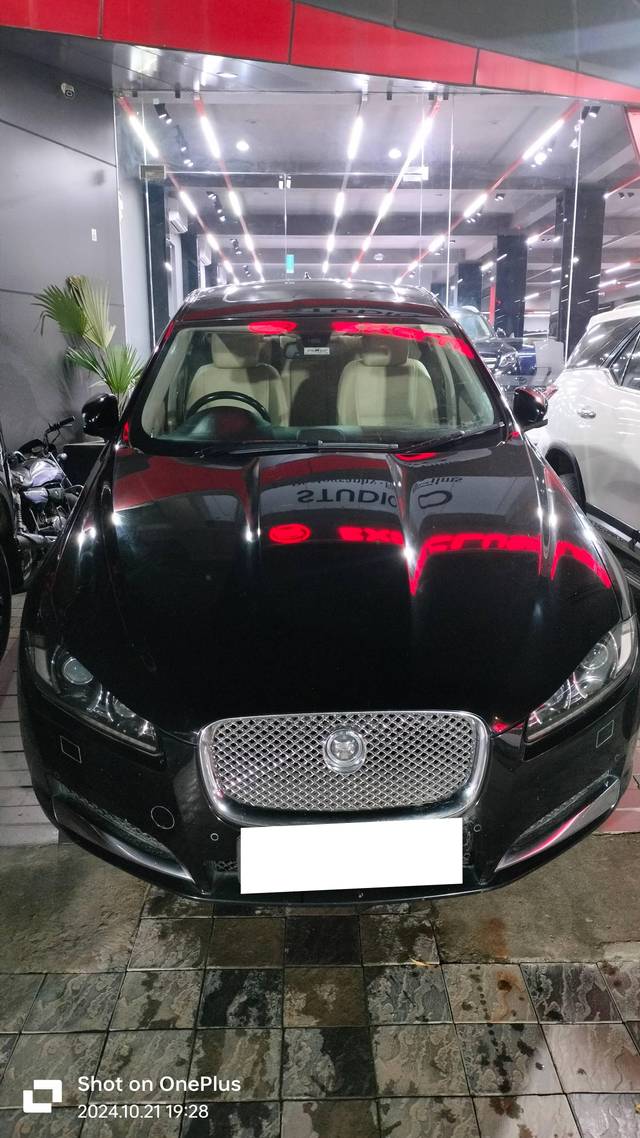 https://images10.gaadi.com/usedcar_image/4185789/original/processed_901f2d11e437547883a251acc85d8914.jpg?imwidth=6401