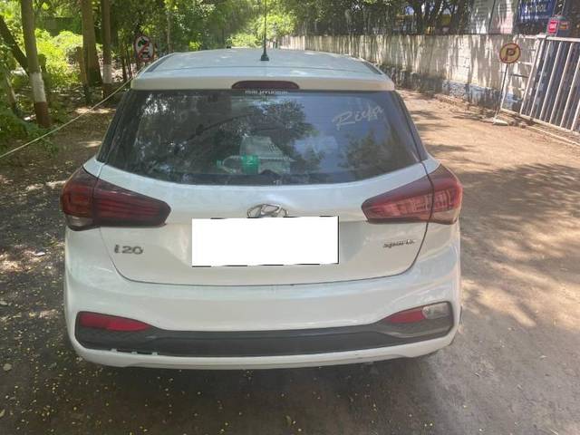 https://images10.gaadi.com/usedcar_image/4185813/original/processed_01ffc2fb-9af9-4db0-9087-177f832e6ffc.jpeg?imwidth=6401