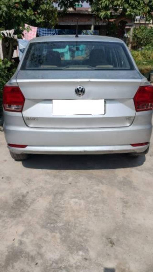 https://images10.gaadi.com/usedcar_image/4185905/original/processed_acddedbf-39a0-4798-91e4-148a968afe8e.jpg?imwidth=6400