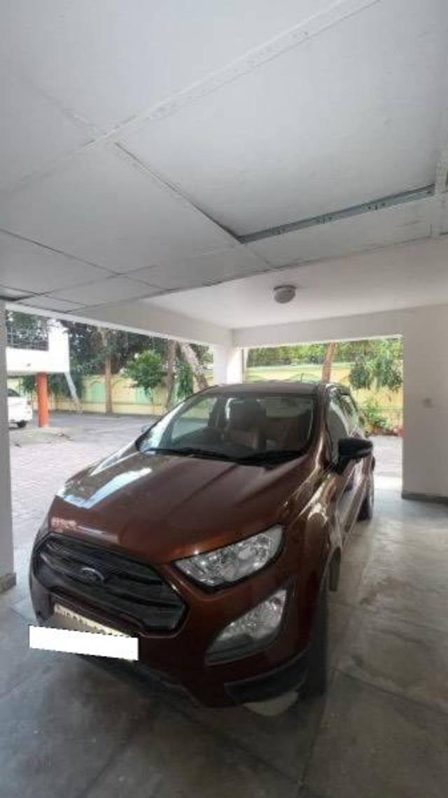 https://images10.gaadi.com/usedcar_image/4185917/original/processed_c7d036c1-6c27-40b1-9f39-95a47092e336.jpeg?imwidth=6400