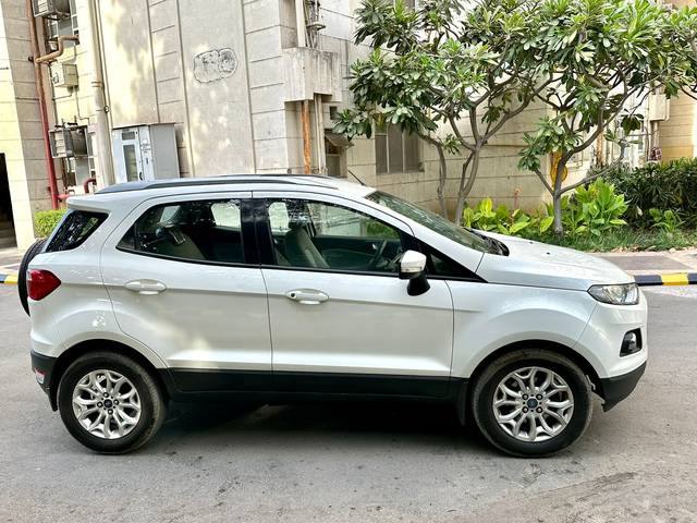 https://images10.gaadi.com/usedcar_image/4186182/original/e9353050e47681e2cd7eb5d6528ed8e0.jpg?imwidth=6401