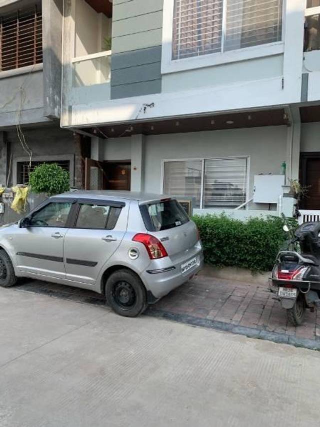 https://images10.gaadi.com/usedcar_image/4186225/original/processed_c20b2878-c752-411a-89e1-828dede2329b.jpeg?imwidth=6402