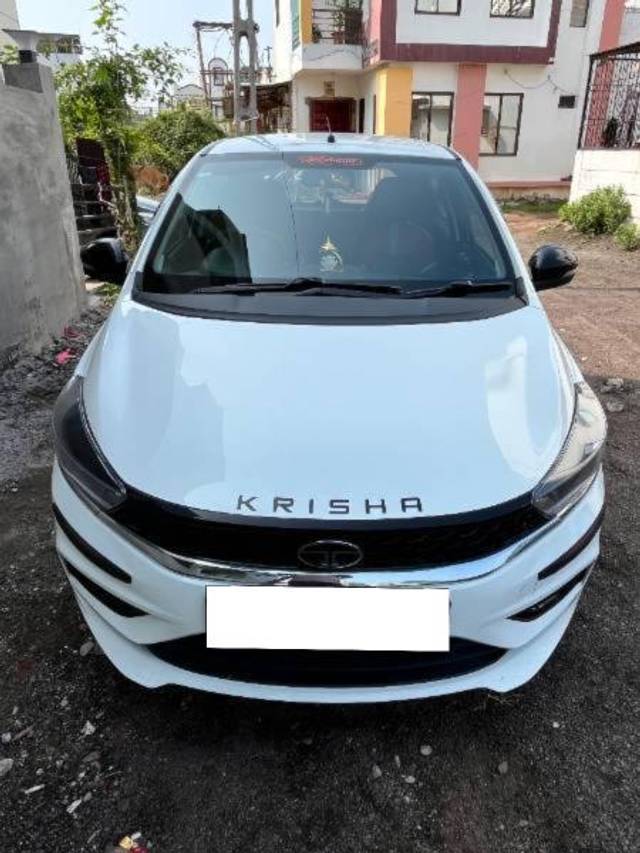 https://images10.gaadi.com/usedcar_image/4186296/original/processed_77d99c34-1b96-439b-8624-e3f702aeb983.jpeg?imwidth=6400