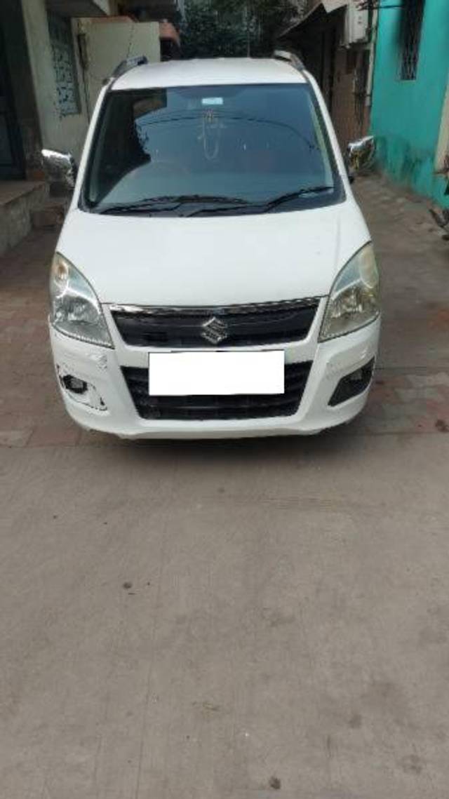 https://images10.gaadi.com/usedcar_image/4186351/original/processed_9b5af5c0-1484-4cb5-af9f-e433cedb84e4.jpg?imwidth=6400