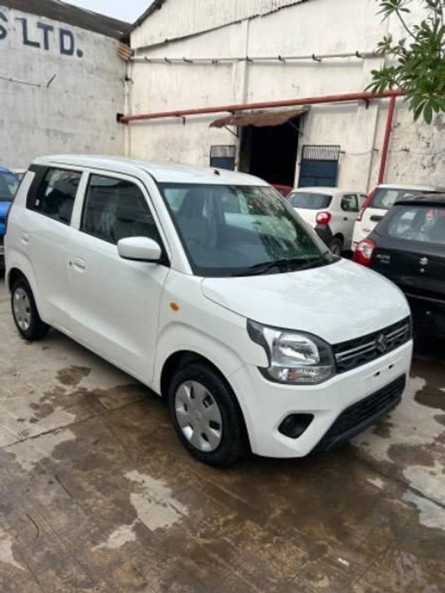 https://images10.gaadi.com/usedcar_image/4186382/original/processed_1a14242b-98f3-4ec9-a63e-74b3f301623a.jpeg?imwidth=6400