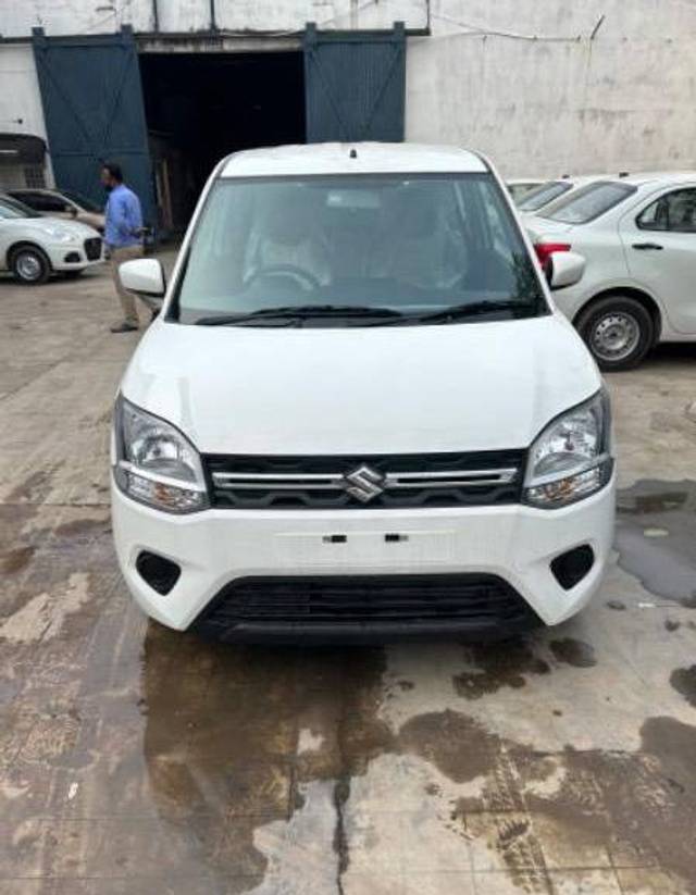 https://images10.gaadi.com/usedcar_image/4186382/original/processed_91628b1d-4e96-4a6f-a69f-50757a4bf4a4.jpeg?imwidth=6401