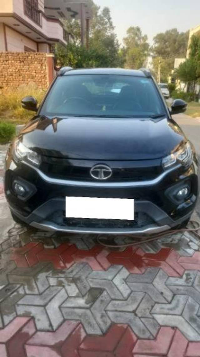 https://images10.gaadi.com/usedcar_image/4186418/original/processed_4fa2bb74-ac05-4175-add5-be3ec418d2fa.jpg?imwidth=6400