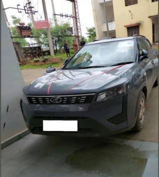 Mahindra XUV300 Mahindra XUV300 W6 Diesel Sunroof BSVI