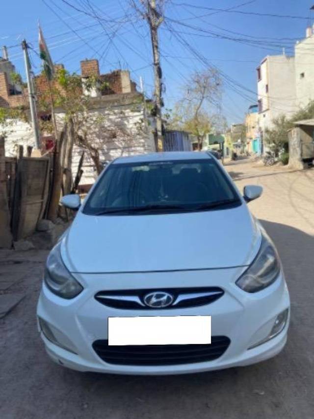 https://images10.gaadi.com/usedcar_image/4186474/original/processed_cf2e9055-933b-48a0-bf45-5c11c8c7b8a7.jpeg?imwidth=6400