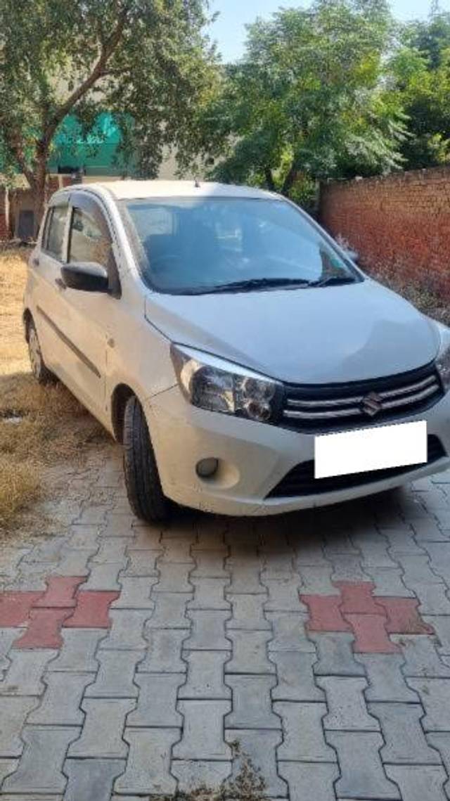 https://images10.gaadi.com/usedcar_image/4186531/original/processed_f41190a2-08fc-45e5-828b-65c8499fea37.jpg?imwidth=6400