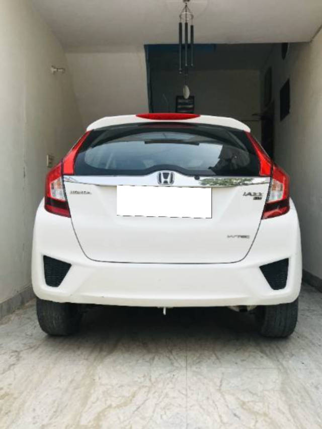 https://images10.gaadi.com/usedcar_image/4186537/original/processed_538da165-2c47-42be-beb7-61bf8b359ec1.png?imwidth=6402