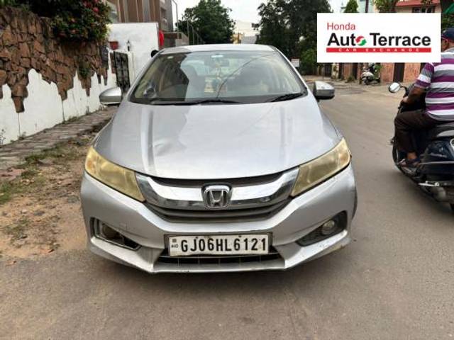 https://images10.gaadi.com/usedcar_image/4186621/original/8a1aebf1ac6e5d18ae0ea25c67fb1ec5.jpeg?imwidth=6400