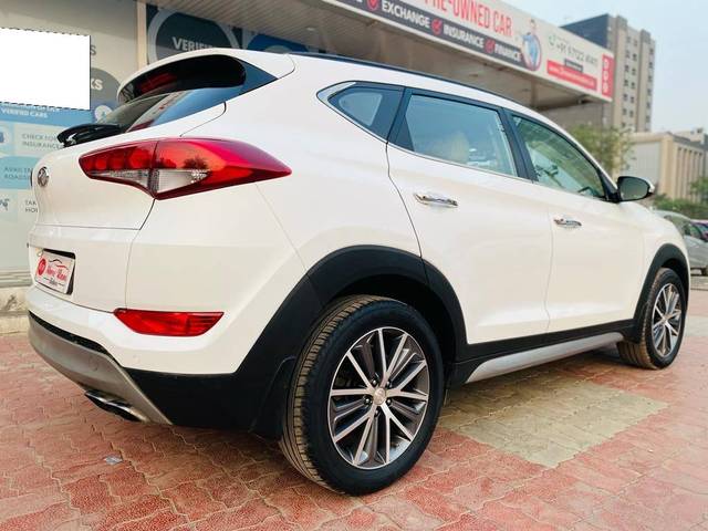 https://images10.gaadi.com/usedcar_image/4186666/original/processed_24461a433547de5ad891f06e1773b47f.jpg?imwidth=6402