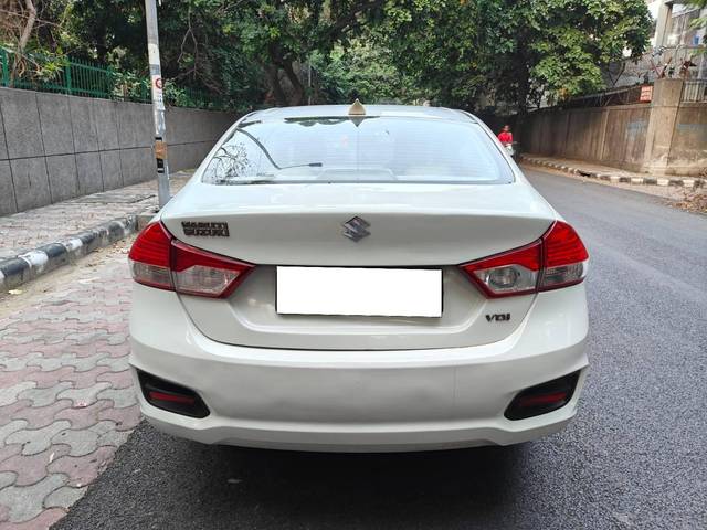 https://images10.gaadi.com/usedcar_image/4186705/original/processed_26ec4e6c226330f798ca6e7d6d67cda6.jpeg?imwidth=6401