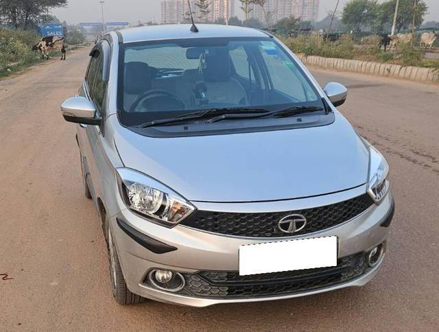 https://images10.gaadi.com/usedcar_image/4186764/original/e5f5102a0944433c946a600611ee2c22.jpg?imwidth=6400