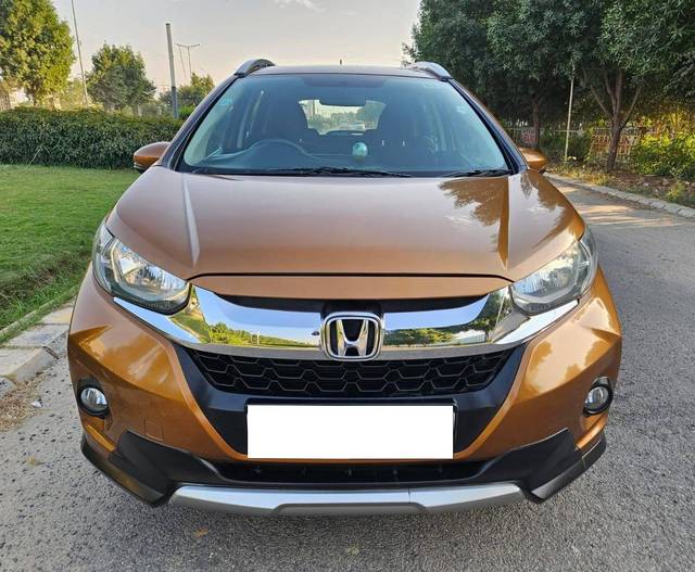 https://images10.gaadi.com/usedcar_image/4186874/original/processed_c11342ca508e83e16ea0601ea0899d3d.jpg?imwidth=6402