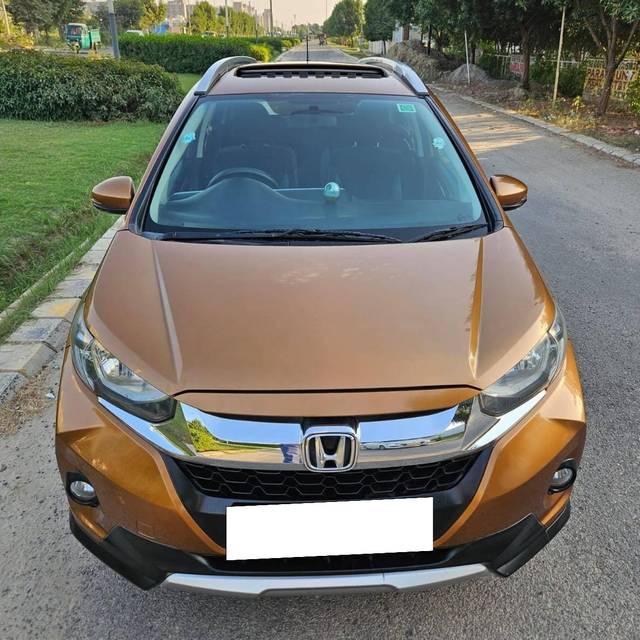 https://images10.gaadi.com/usedcar_image/4186874/original/processed_eec1e81b6117900d884ef324ba3293af.jpg?imwidth=6401