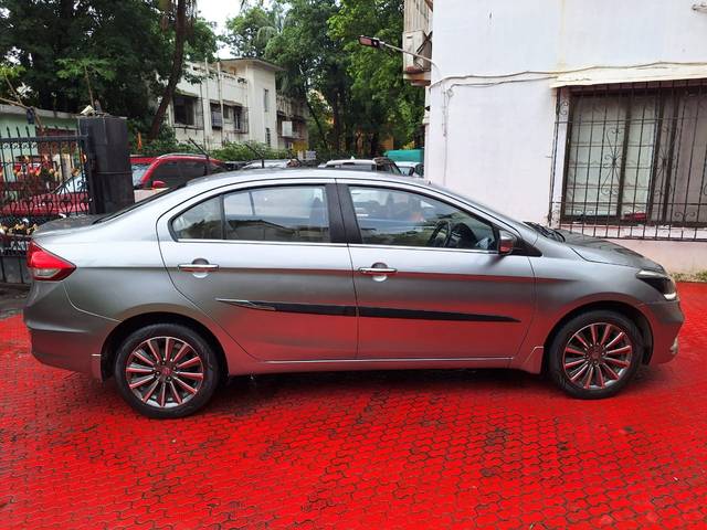 https://images10.gaadi.com/usedcar_image/4186931/original/041c61fa2b7afd19ad806c48bcbc9cd9.jpeg?imwidth=6401