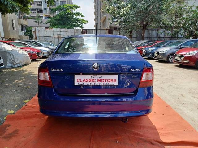 https://images10.gaadi.com/usedcar_image/4186981/original/processed_376ec71a905faafa3b68bc258f2a6491.jpeg?imwidth=6401