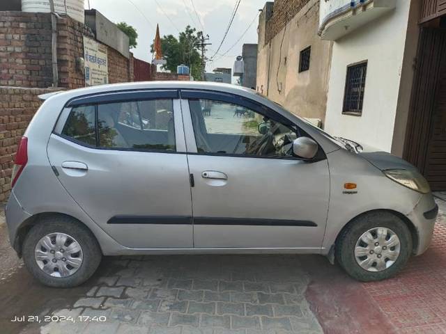 https://images10.gaadi.com/usedcar_image/4186998/original/processed_55fcf2b6-b129-45a8-8faf-e84870219eb7.jpg?imwidth=6402