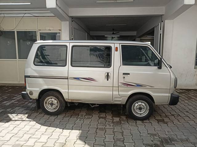 https://images10.gaadi.com/usedcar_image/4187020/original/8ef79ed7401f2e25bb9fbd72dfd9d035.jpg?imwidth=6401