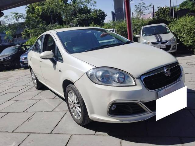 https://images10.gaadi.com/usedcar_image/4187025/original/processed_e8869fe074904f7d676a08a83df7b965.jpg?imwidth=6400