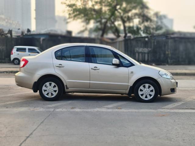 https://images10.gaadi.com/usedcar_image/4187031/original/ed244842c2eb006d34faa56eb91b21a1.jpeg?imwidth=6401