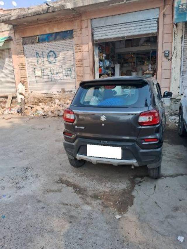 https://images10.gaadi.com/usedcar_image/4187035/original/3acda37d669789ac8c9f1d01fb9f968a.jpg?imwidth=6401