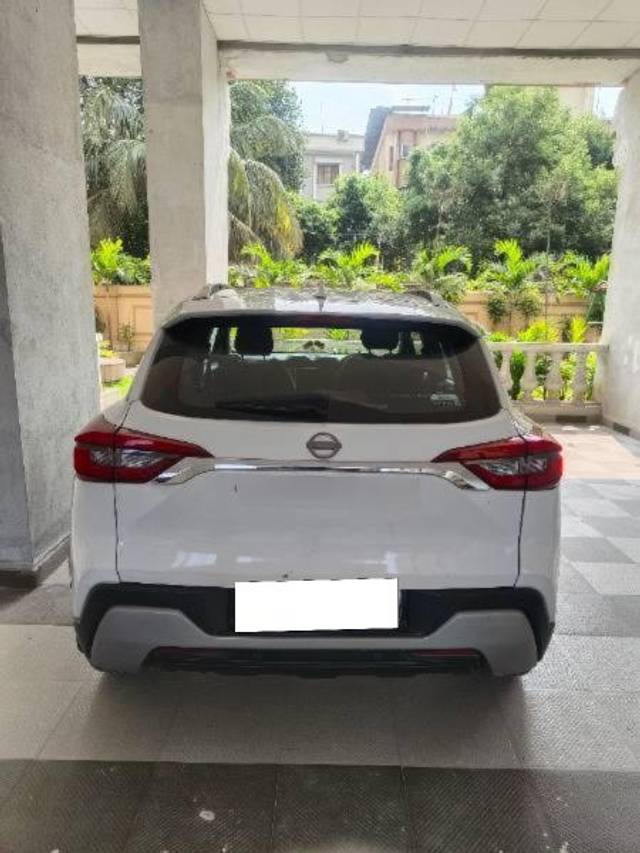 https://images10.gaadi.com/usedcar_image/4187115/original/processed_b8aa6ca7-d0c5-406c-baab-87b6f96fceb9.jpg?imwidth=6402