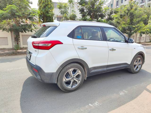 https://images10.gaadi.com/usedcar_image/4187176/original/processed_9f44ea1936293aaccdf2d9fdc6d5c224.jpg?imwidth=6402