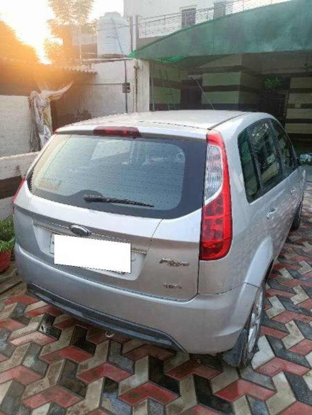 https://images10.gaadi.com/usedcar_image/4187212/original/processed_25af9250-01cb-4201-a179-135396d13d5f.jpg?imwidth=6400