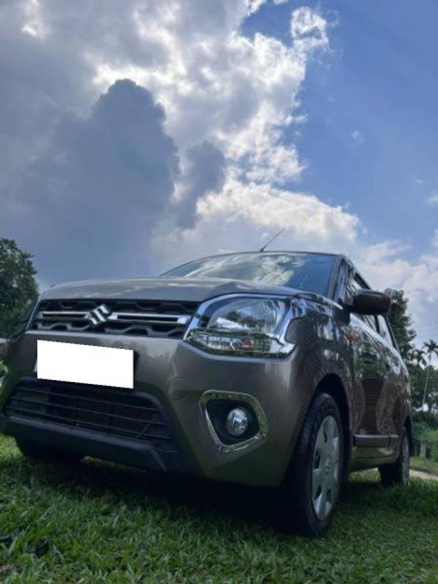 https://images10.gaadi.com/usedcar_image/4187391/original/processed_4b83c790-885a-4d12-876d-55ee2120bfbf.jpg?imwidth=6400