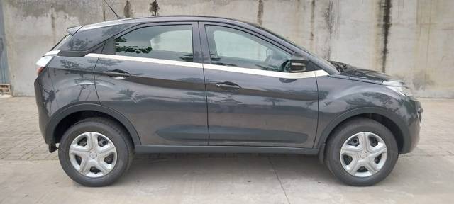 https://images10.gaadi.com/usedcar_image/4187394/original/f220e68e2f8e1b864f3464c2789e5797.jpg?imwidth=6401