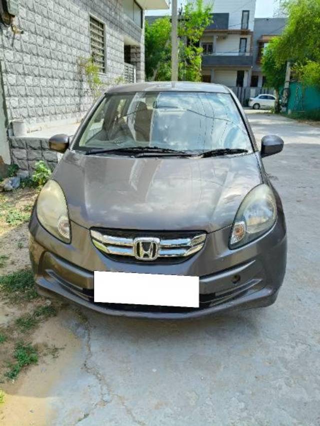 https://images10.gaadi.com/usedcar_image/4187433/original/processed_ba7228d4-5559-4067-9f7a-969b0c3a5587.jpg?imwidth=6400