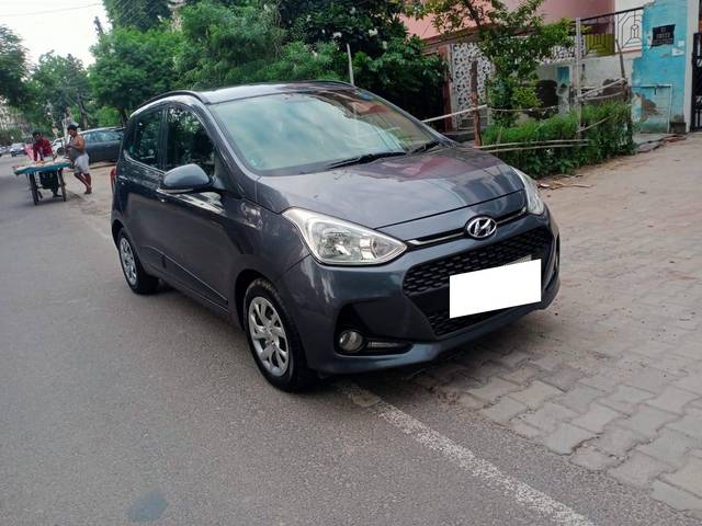 https://images10.gaadi.com/usedcar_image/4187483/original/processed_ce9b525ea9ae7e26eebf253e5cdd3b13.jpg?imwidth=6400