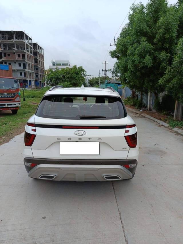 https://images10.gaadi.com/usedcar_image/4187503/original/processed_2bfc79b9e096cf3cde3e7a7efb887636.jpg?imwidth=6402