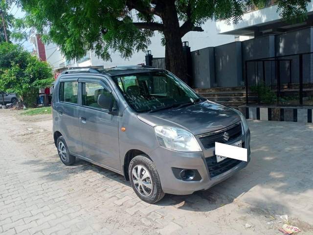 https://images10.gaadi.com/usedcar_image/4187528/original/processed_bb5daef2201ed5ff945027314d0d2905.jpg?imwidth=6400