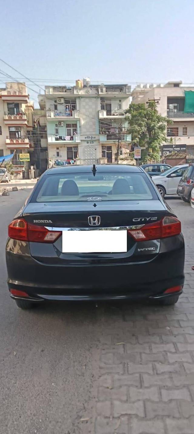 https://images10.gaadi.com/usedcar_image/4187562/original/processed_1f3ffbf6e4fc2e89c4041e3fb93d6d99.jpg?imwidth=6401