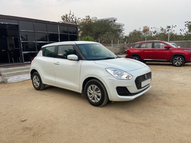 https://images10.gaadi.com/usedcar_image/4187588/original/6736d713decf4ca9aeb0272f8215a967.JPG?imwidth=6400