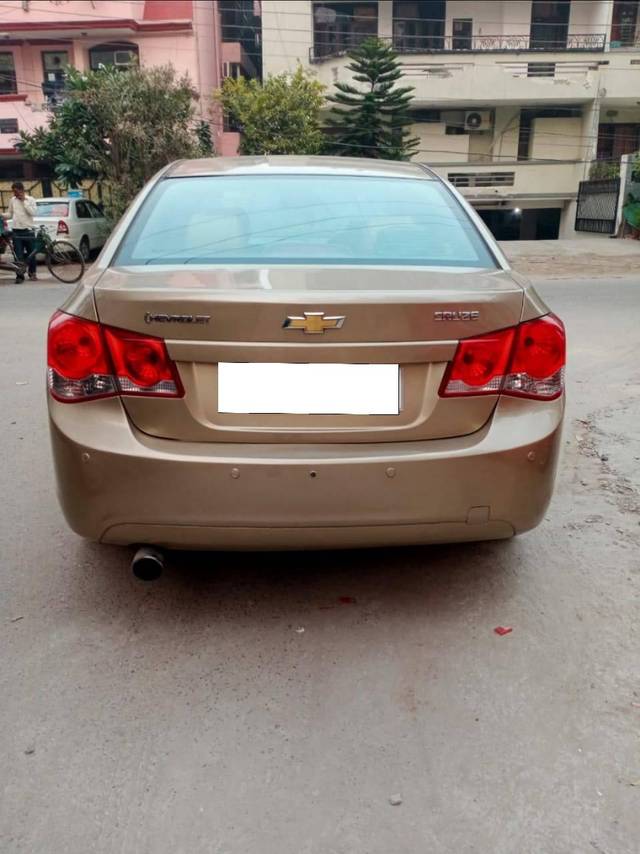 https://images10.gaadi.com/usedcar_image/4187613/original/processed_aed5026f8e313f9944ed8c92c4afea78.jpg?imwidth=6401