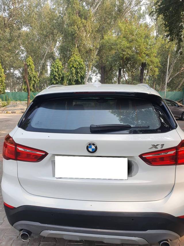 https://images10.gaadi.com/usedcar_image/4187620/original/processed_d0f7c80e9802f77ebb5a3663b3ff2d78.jpg?imwidth=6401