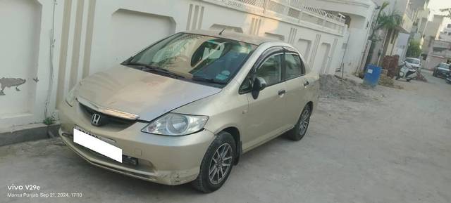 https://images10.gaadi.com/usedcar_image/4187624/original/processed_bbea171c-1851-48c5-97ce-75c2cc7c19b0.jpg?imwidth=6400