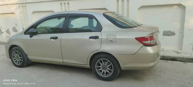 https://images10.gaadi.com/usedcar_image/4187624/original/processed_d77e475e-f7a3-4245-abea-c5abae277843.jpg?imwidth=6401