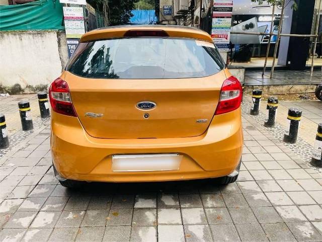 https://images10.gaadi.com/usedcar_image/4187706/original/processed_175cf9bc-dc13-4888-a4bf-81e592ee0a8e.jpg?imwidth=6401