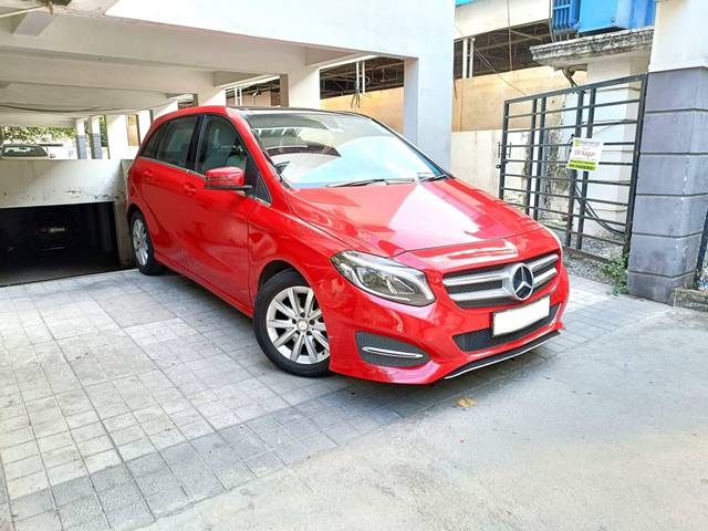 https://images10.gaadi.com/usedcar_image/4187711/original/processed_a04f7254a9a1e801b9b925e3e2af3306.jpg?imwidth=6400