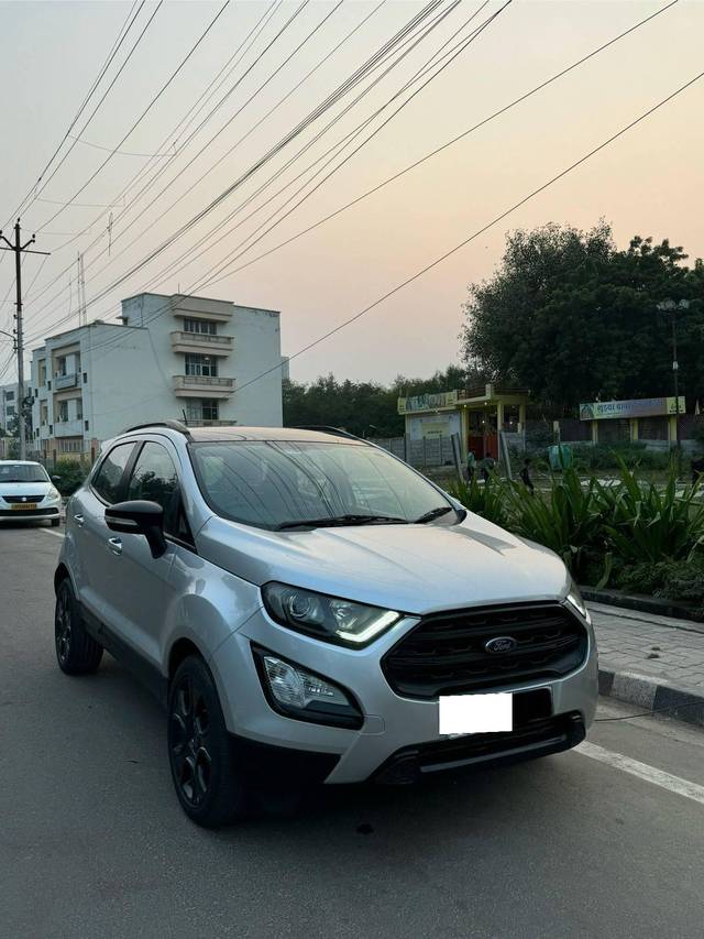 https://images10.gaadi.com/usedcar_image/4187723/original/processed_84adcb7a7b979a276cfbc90cc389bae3.jpg?imwidth=6400